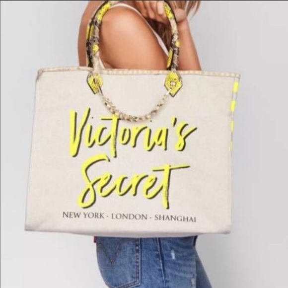 Victoria's Secret Handbags - Victoria Secrets Tote Weekender Bag